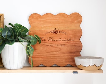 Scallop Cutting Board Personalized | Monogrammed Scallop Cutting Board | Round Scallop Board | Personalized Wedding Gift | Christmas Gift
