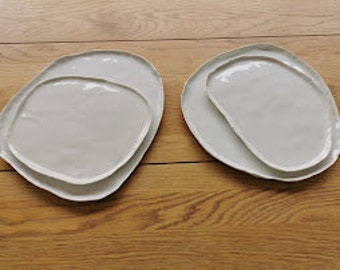 Assiette plate en porcelaine