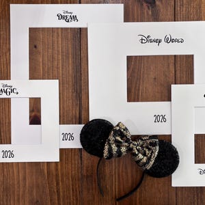 Autograph Picture Frame Mat | Theme Park and Cruise Keepsake image 1