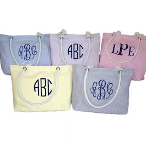 Monogrammed Seersucker Beach Bag, travel bag, seersucker tote, Seersucker bag, Gym bag, ballet bag, dance bag, overnight bag, bag with name