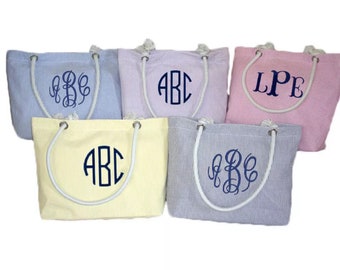 Monogrammed Seersucker Beach Bag, travel bag, seersucker tote, Seersucker bag, Gym bag, ballet bag, dance bag, overnight bag, bag with name