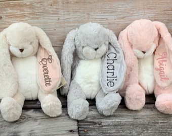 Lapin avec nom/ lapin personnalisé/ lapin de Pâques/ cadeau pour bébé/ cadeau de baby shower/ lapin en peluche monogrammé/ lapin avec nom sur l'oreille