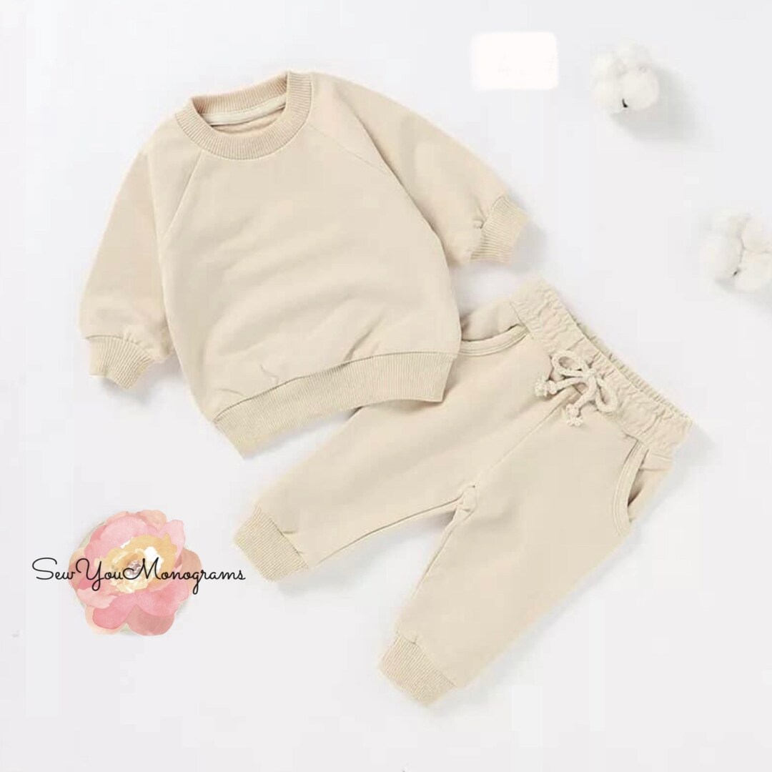 Baby Unisex Cozy Graphic Sweatshirt & Jogger Set – Cream & Grey main image 0