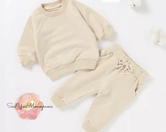 Monogrammed baby sweatshirt and pants, baby jogger set, boy sweatshirt, girl sweatshirt, sweatshirt with name, baby sweatshirt with name