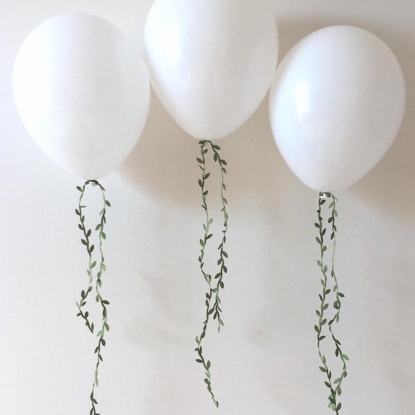 5 Balloons With Greenery Ribbon Bridal Shower Decoration White Blush Rose Gold Wedding Balloons Baby Shower Vine Balloons Green Leaf Ribbon