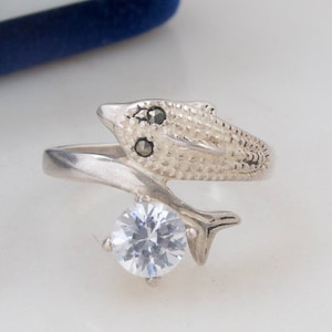 Vintage sterlingzilveren ring met dolfijn - ring maat 7,5 - dolfijnring met zirkonia - cadeau voor haar