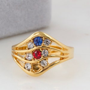 Vintage 1992 AVON Sparkling Wave Ring - Multi Color Rhinestone Ring - Size 8.5 - Gold Wavy Ring