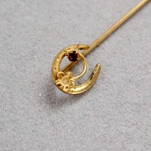 Vintage Art Nouveau Horse Shoe Gold Stick Pin