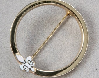 Vintage Fleur De Lis Gold Circle Brooch