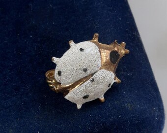 ヴィンテージ ホワイト エナメル てんとう虫 ピン - Etsy 日本