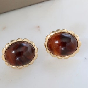 Puces d&#39;oreilles AVON Turtle Bay, ton écaille de tortue, vintage 1980