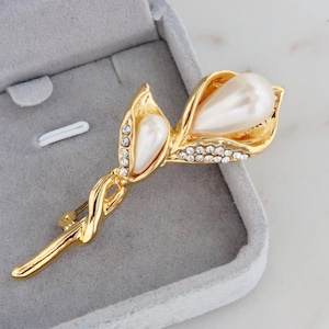 Vintage Rhinestone Calla Lily Flower Gold Brooch