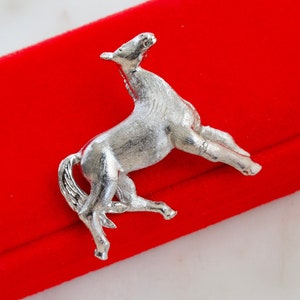 ヴィンテージ シルバー 馬車ブローチ - Etsy 日本 ヴィンテージ シルバー 馬車ブローチ - Etsy 日本