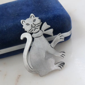 Vintage MYSTIQUE Cat Brooch Animal Brooch Designer Brooch