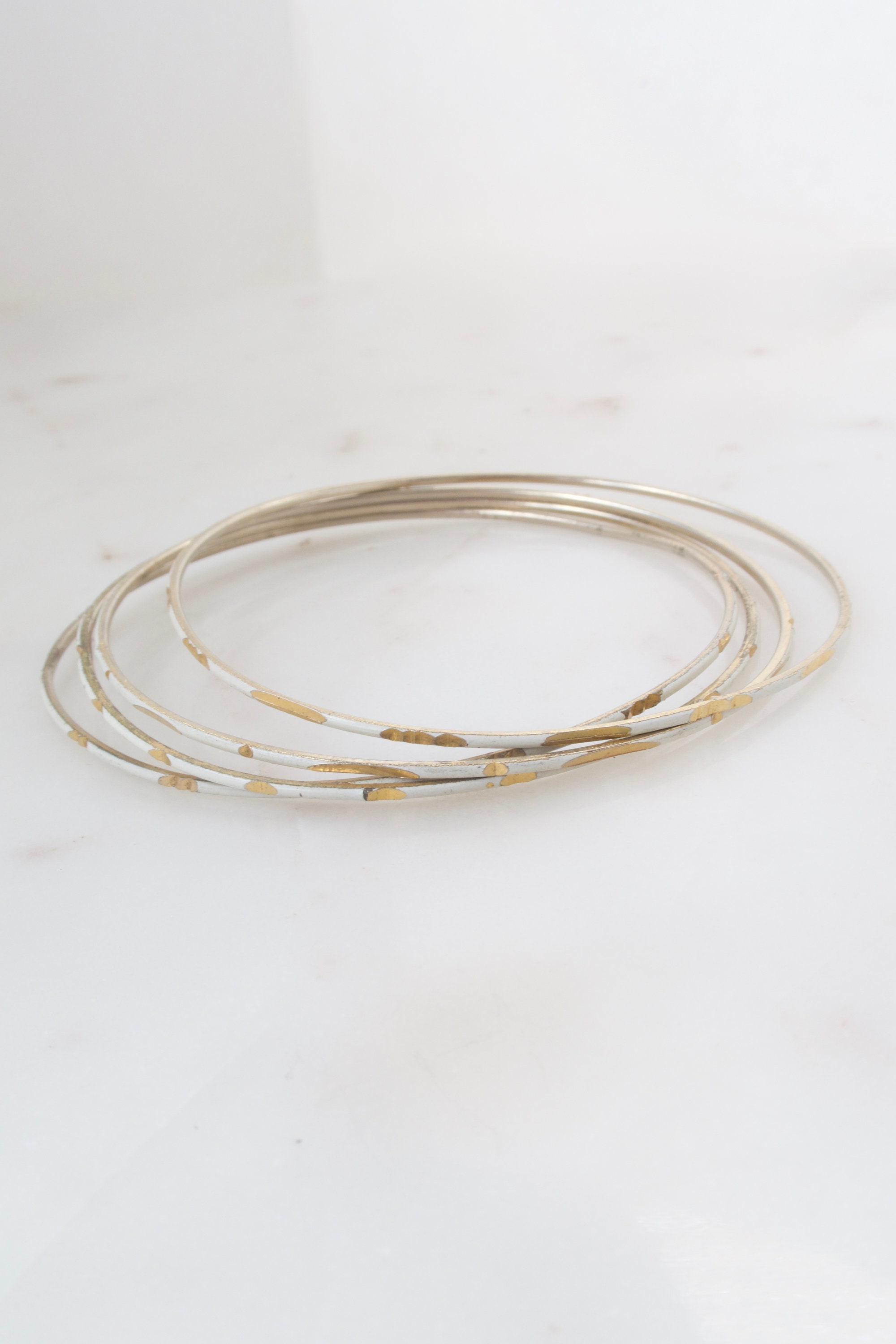 ホワイトエナメル バングル ヴィンテージ ホワイト エナメル バングル - Etsy 日本