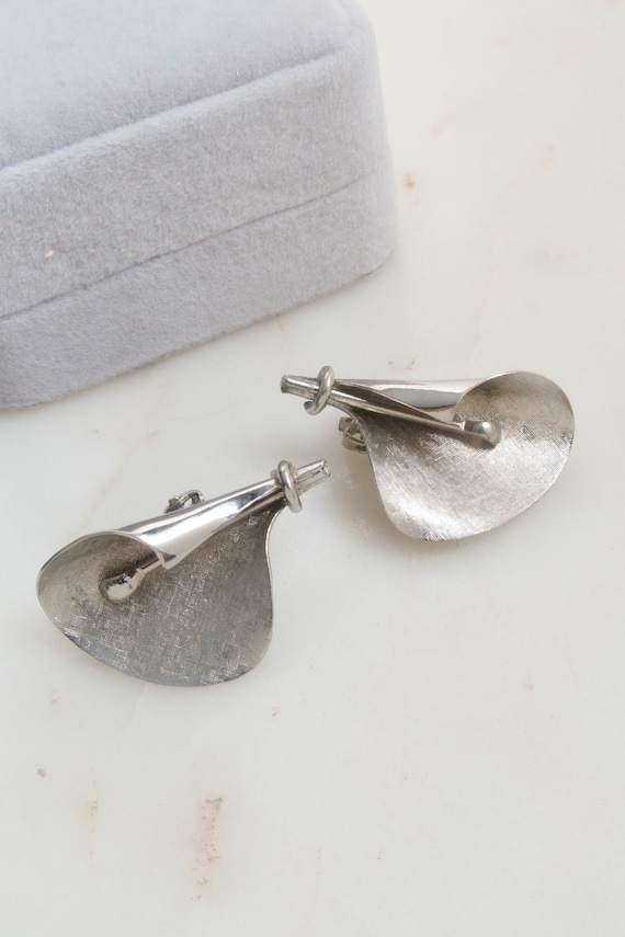 Vintage Silver Calla Lily Clip On Earrings - Flowe