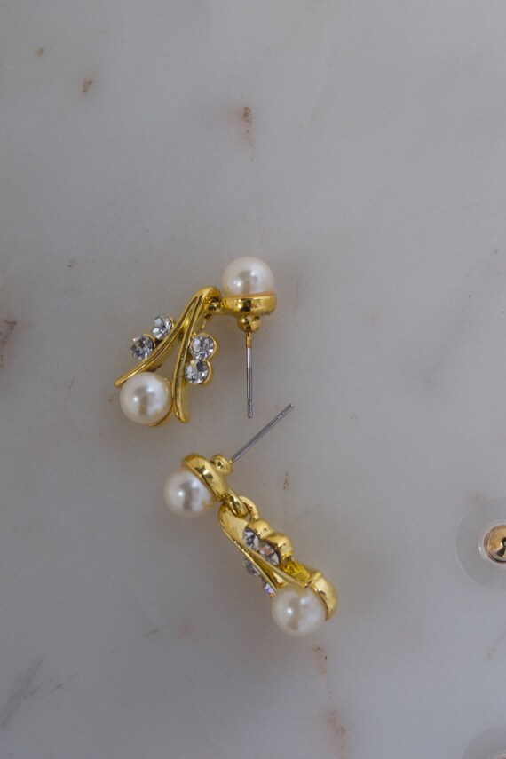 Vintage Pearl Rhinestone Dangle Earrings Gold Pea… - image 4