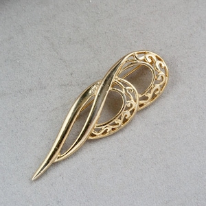 Vintage Gold Brooch