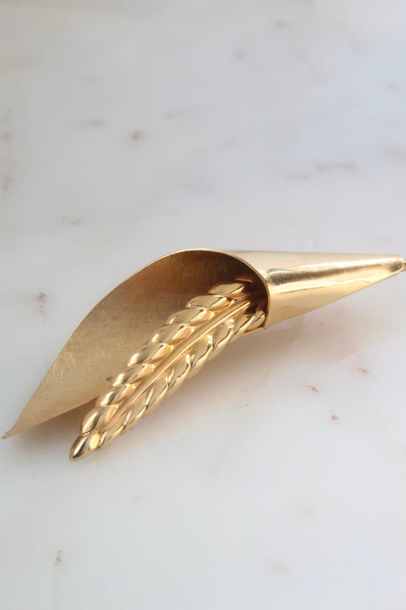 Vintage Gold Wheat Brooch - image 2