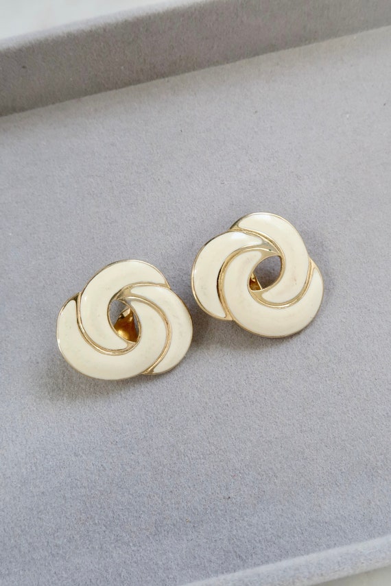 Vintage MONET Cream Enamel Swirl Clip On Earrings