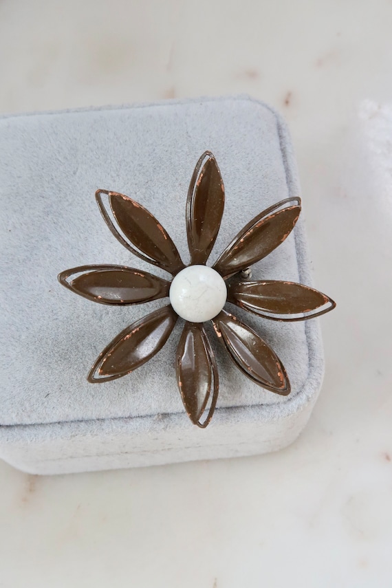Vintage Brown Daisy Flower Brooch