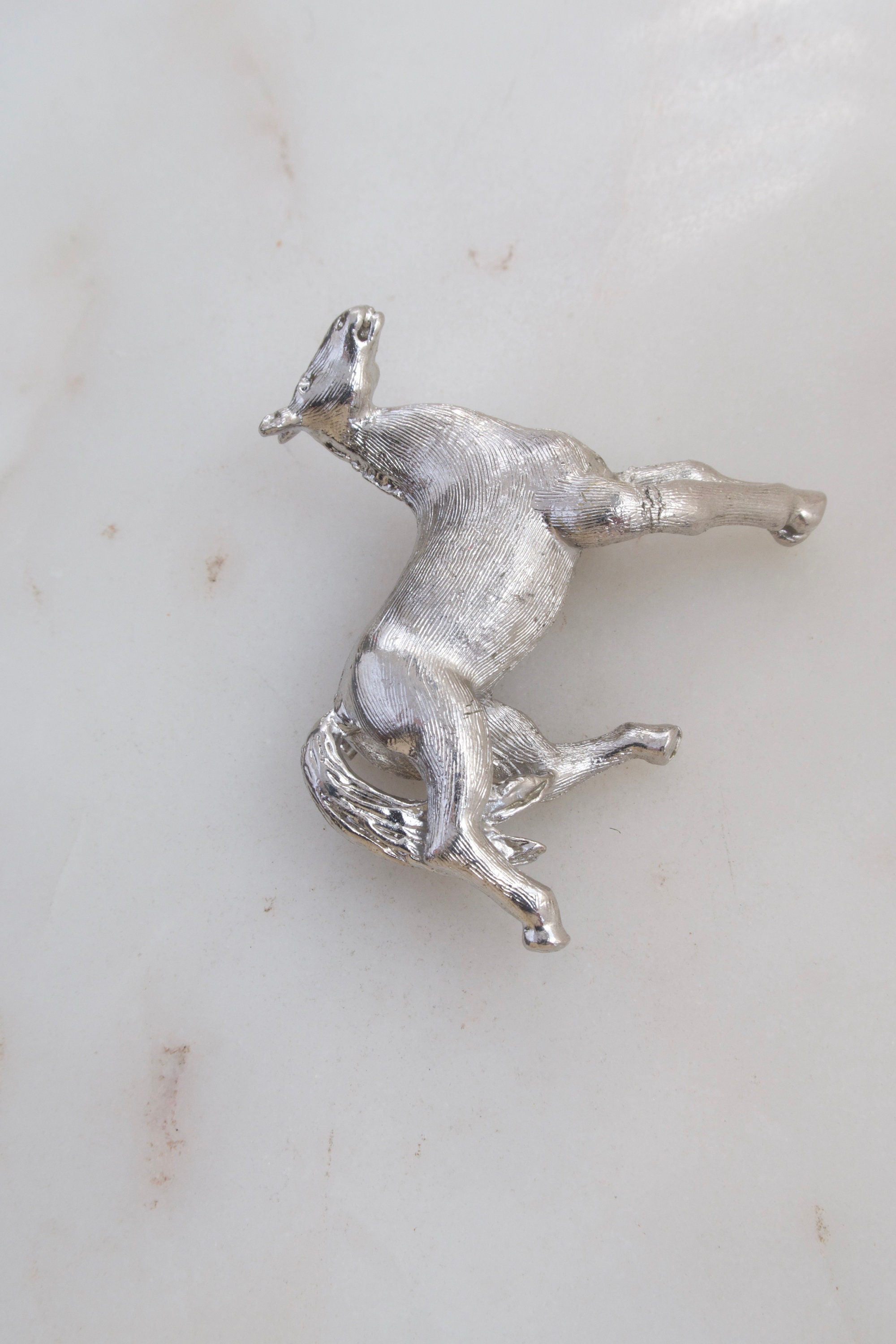 イギリス ビンテージ 希少 ブローチ A&S 美品 馬 モチーフ スワロフスキー ヴィンテージ シルバー 馬ブローチ ヴィンテージ ジュエリー 動物