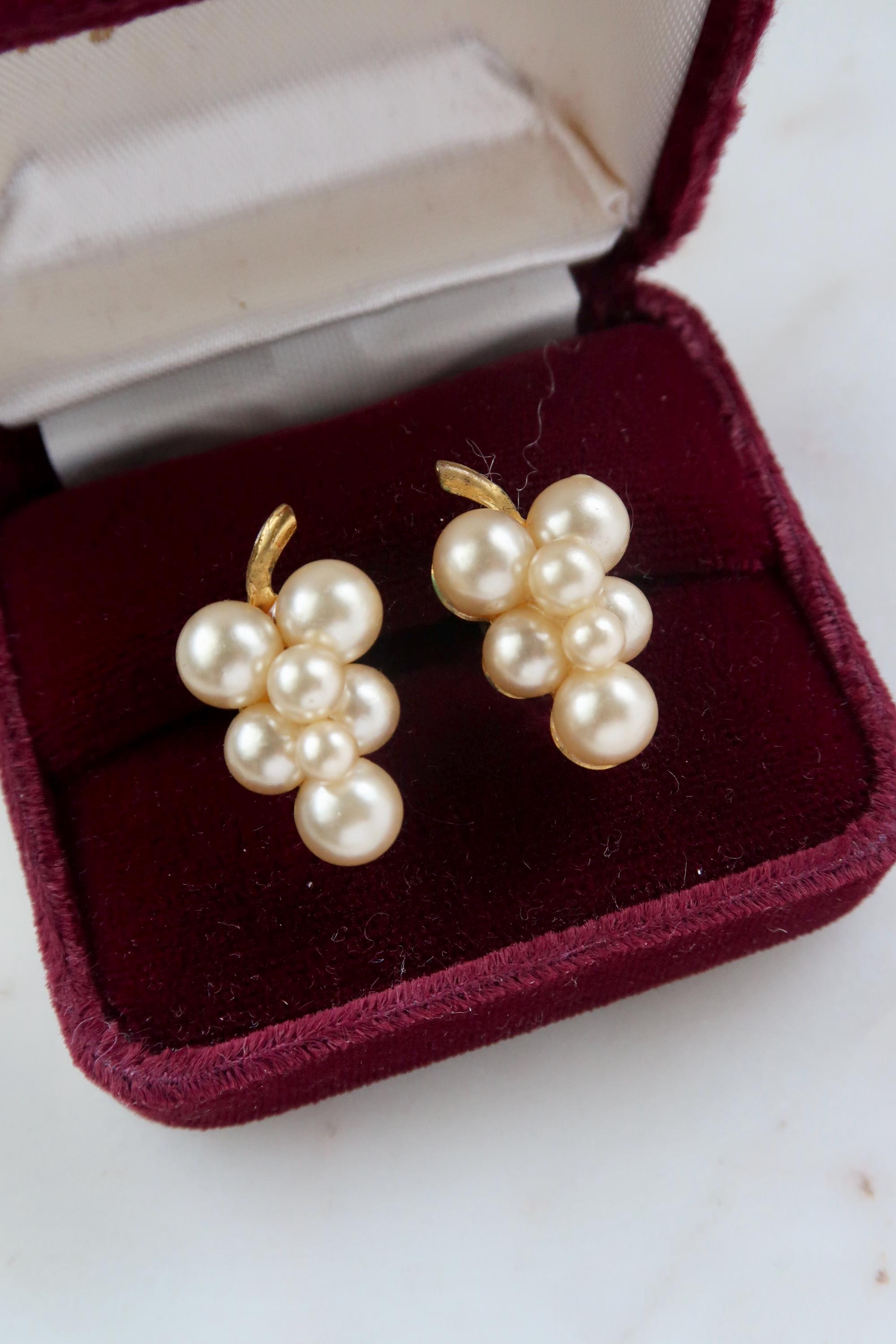 Boucles D'Oreilles Vintage Années 70/80 - Grappe De Raisins En Métal Et Perles Nacrées - Style Rétro Pendantes
