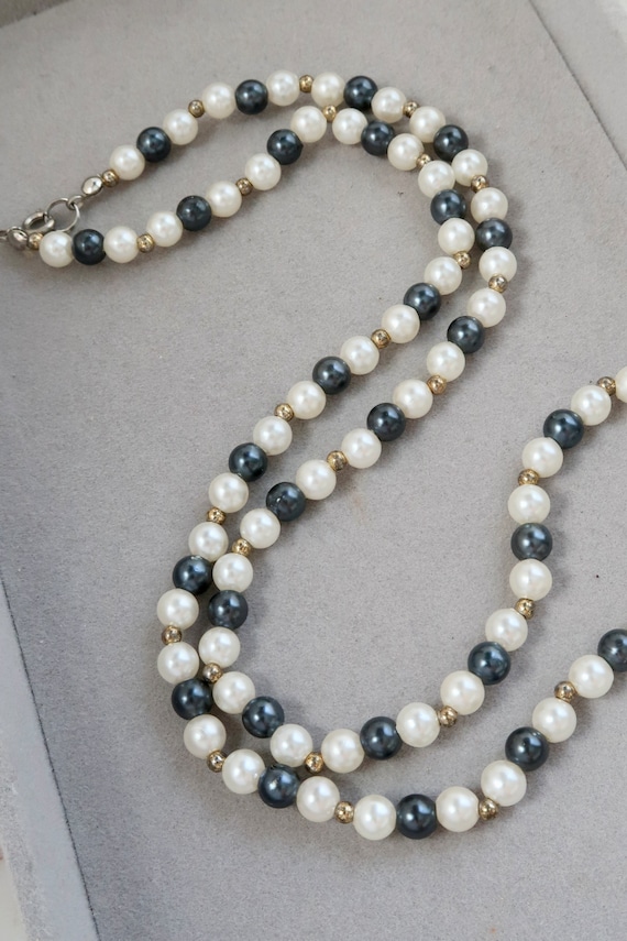 Vintage Gray and White Faux Pearl Necklace