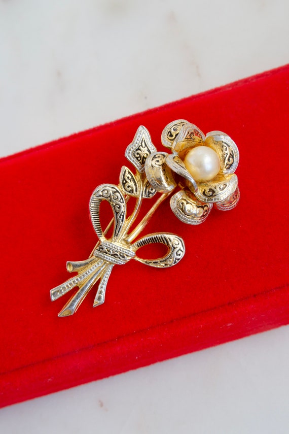 Vintage Damascene Flower Brooch Gold Flower Pin G… - image 1