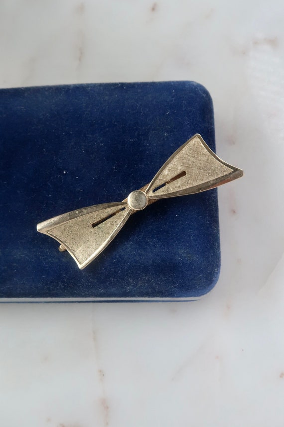 Vintage 1960s Lady Ellen Gold Bow Hair Clip