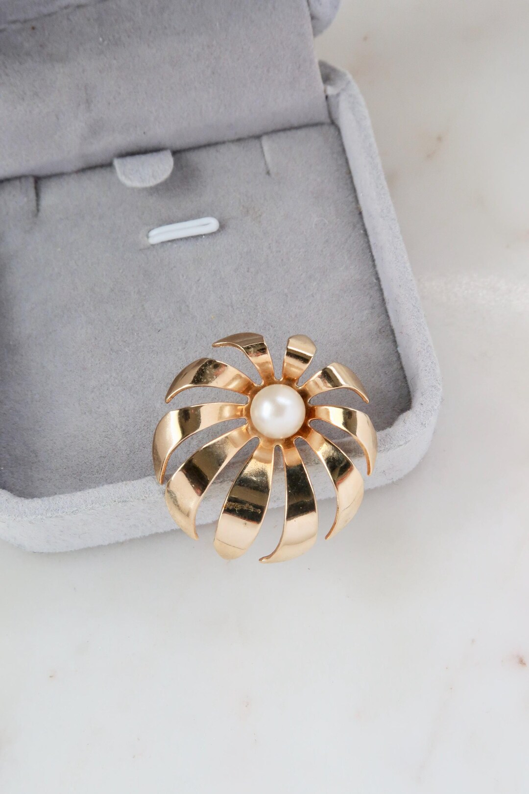 Fancy Gold R Flower Vintage Gold Flower Pendant - Etsy