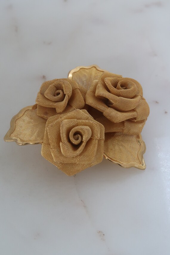 Vintage Gold Mesh Roses Flower Brooch - Mesh Leaf… - image 5