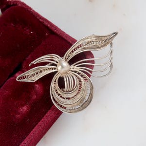 Vintage Filigree Bow Ribbon Silver Brooch