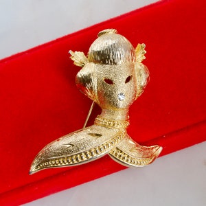 Vintage Japanese Geisha Lady Brooch - Statement Brooch - Vintage Brooch - Lady Pin - Gift For Her