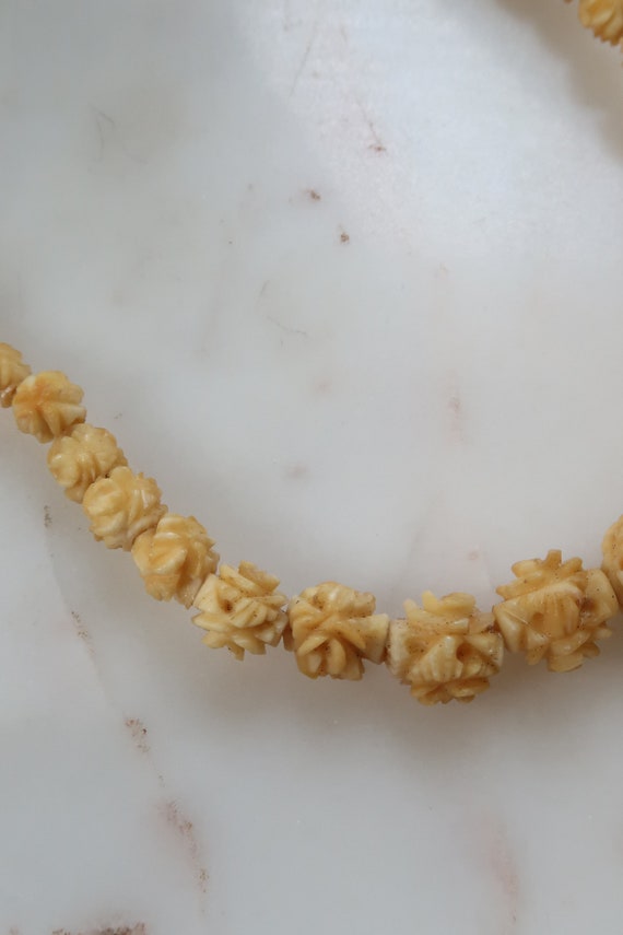 Vintage Carved Flower Celluloid Beaded Necklace - image 9