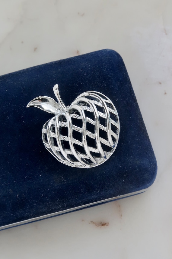 Vintage GERRY'S Silver Apple Brooch Fruit Apple Pi