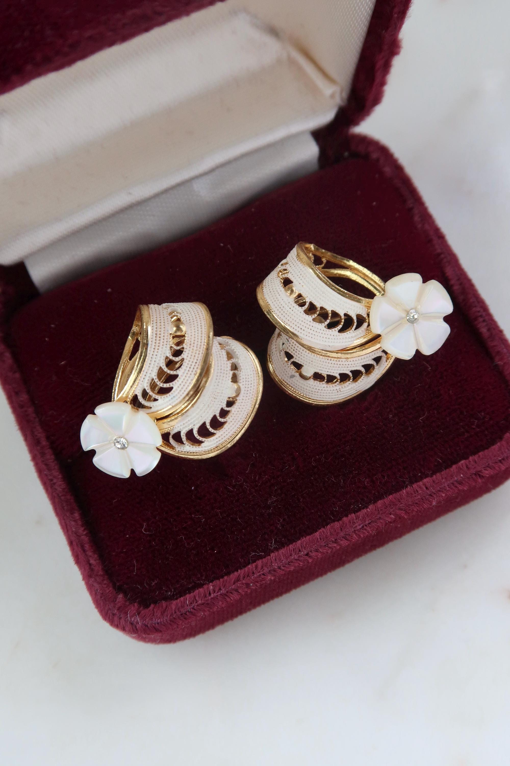 Boucles D'oreilles Vintage Fleurs En Nacre Véritable - Occasion Bon état