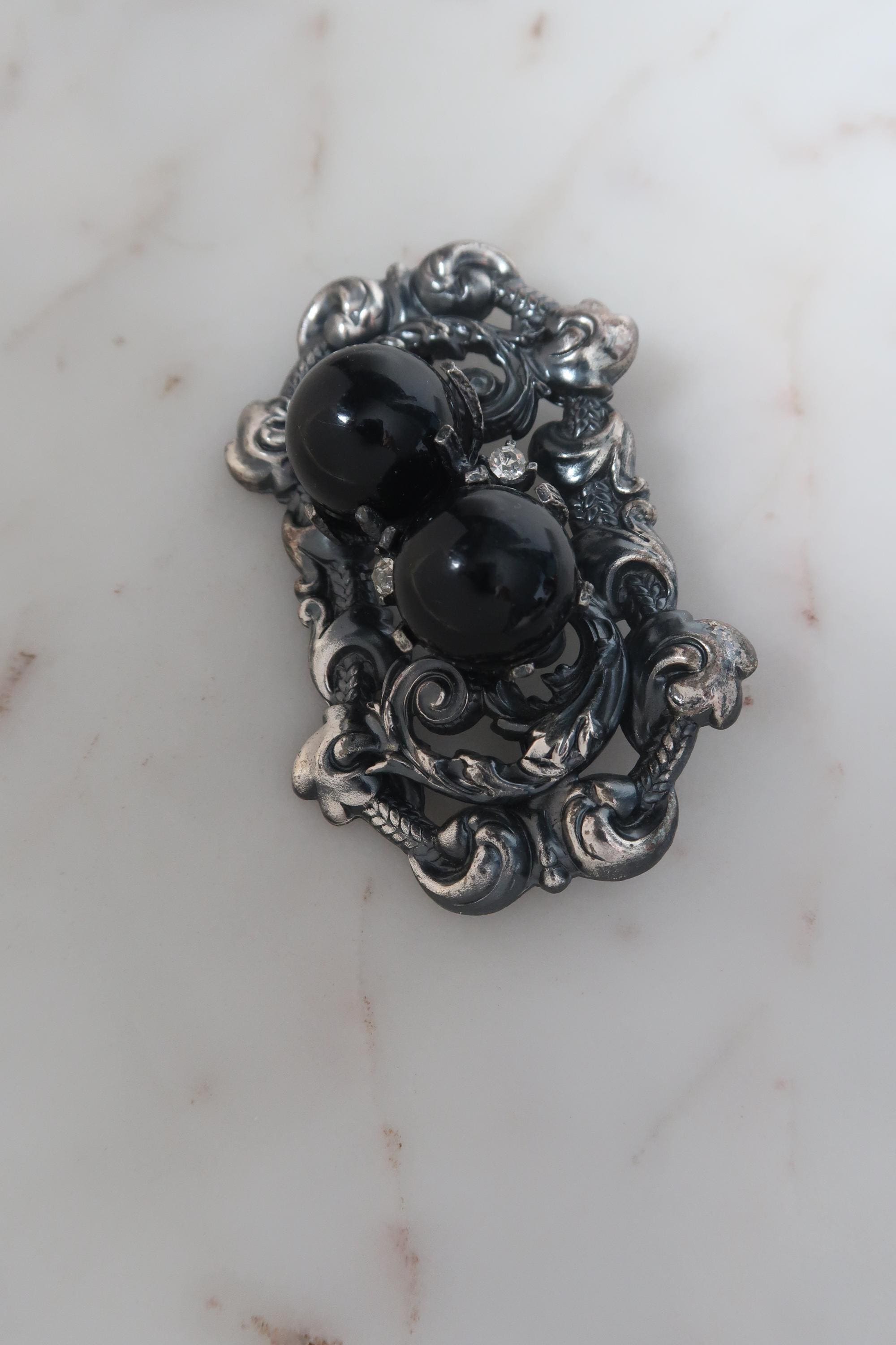 ヴィンテージ ブラックビーズ シルバーフィリグリー ブローチ - Etsy 日本