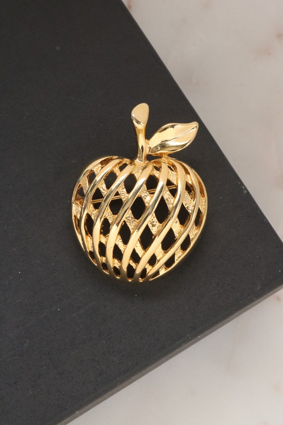 Vintage Gold Apple Brooch - Fruit Apple Brooch