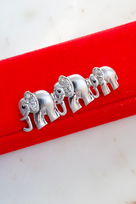 BONSNY Alloy Rhinestone Jungle Elephant Brooch Enamel Pins Jewellery for Women Girls Dress Scarf Accessories Gift (Black) : Buy Online at Best Price in KSA - Souq is now