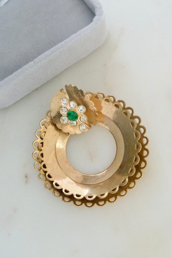 Vintage Gold Tone Round Brooch