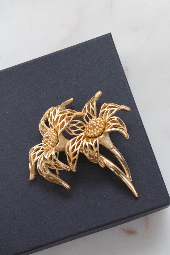 Vintage Trifari Gold Floral Brooch