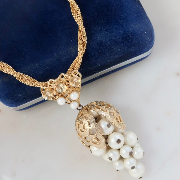 Vintage Grape Cluster Pearl Pendant Necklace Pearl Grape Necklace Gold Strand Necklace