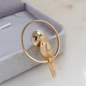 Vintage 1980 AVON Pretty Parrot Bird Pin