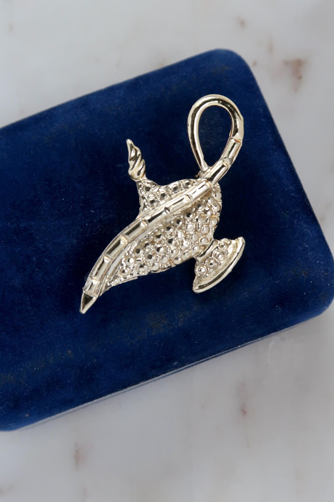 Vintage Gold Aladdin Lamp Brooch - Etsy