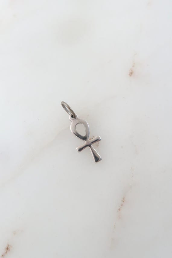 ヴィンテージ エジプト アンク シルバー チャーム - Etsy 日本