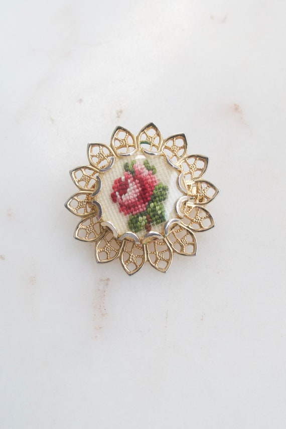 Vintage Rose Embroidered Circle Brooch