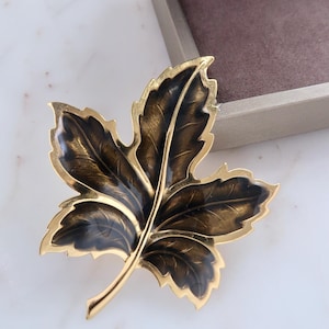 Vintage Brown Enamel Maple Leaf Gold Brooch