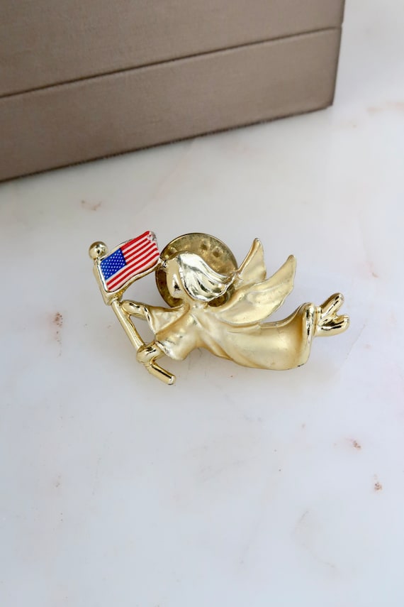 Vintage 1990s Gigi Giusti Gold Flying Angel Holdin