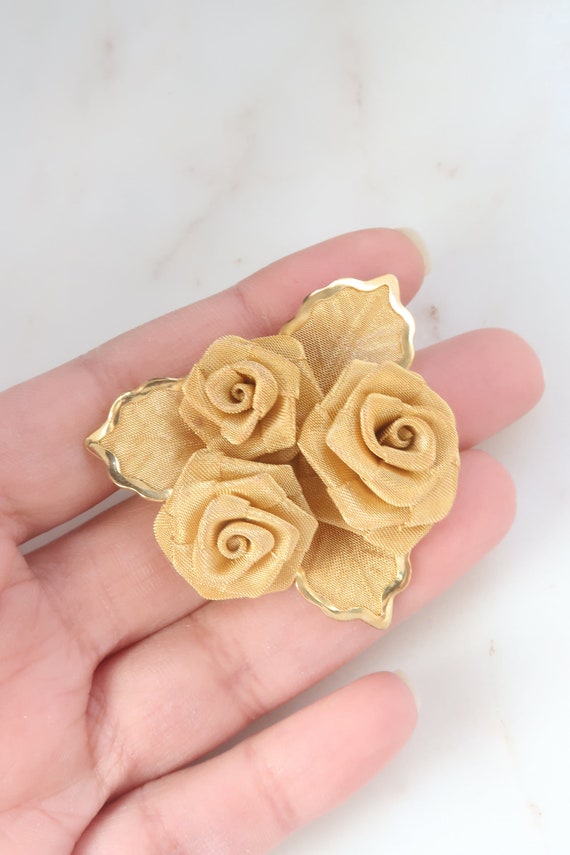 Vintage Gold Mesh Roses Flower Brooch - Mesh Leaf… - image 2